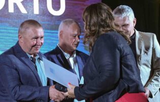 POZNALIŚMY LAUREATÓW NAGRÓD BURMISTRZA